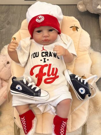 Ensemble bonnet / chaussettes/ body / baskets