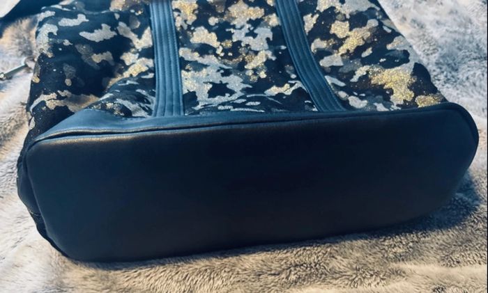 Magnifique sac en toile noire et or pailletée André - photo numéro 6