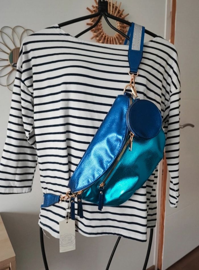 Sac banane bleu métallisé neuf. - photo numéro 2
