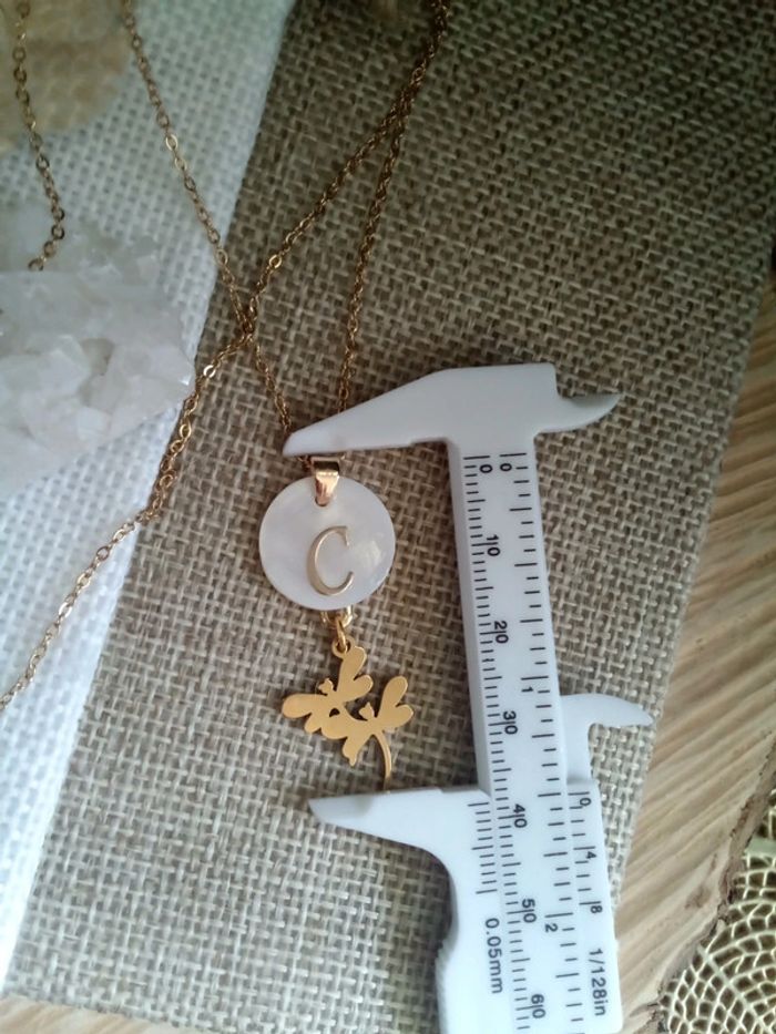 Collier lettre prénom C n'acre et libellules en acier inoxydable - photo numéro 2