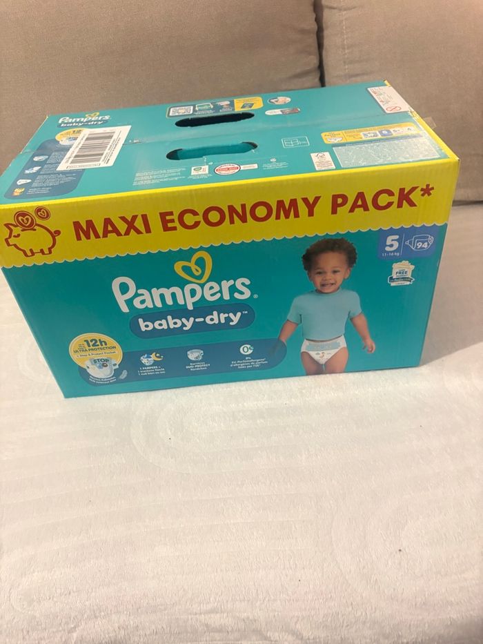 Maxi pck Pampers baby dry taille 5