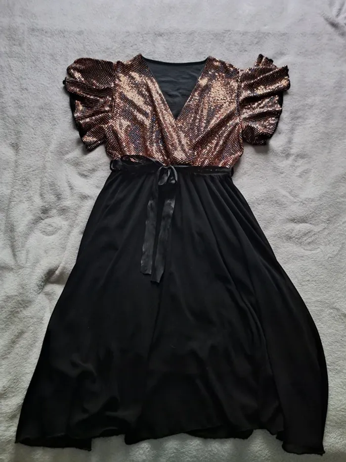 Robe noir et paillettes