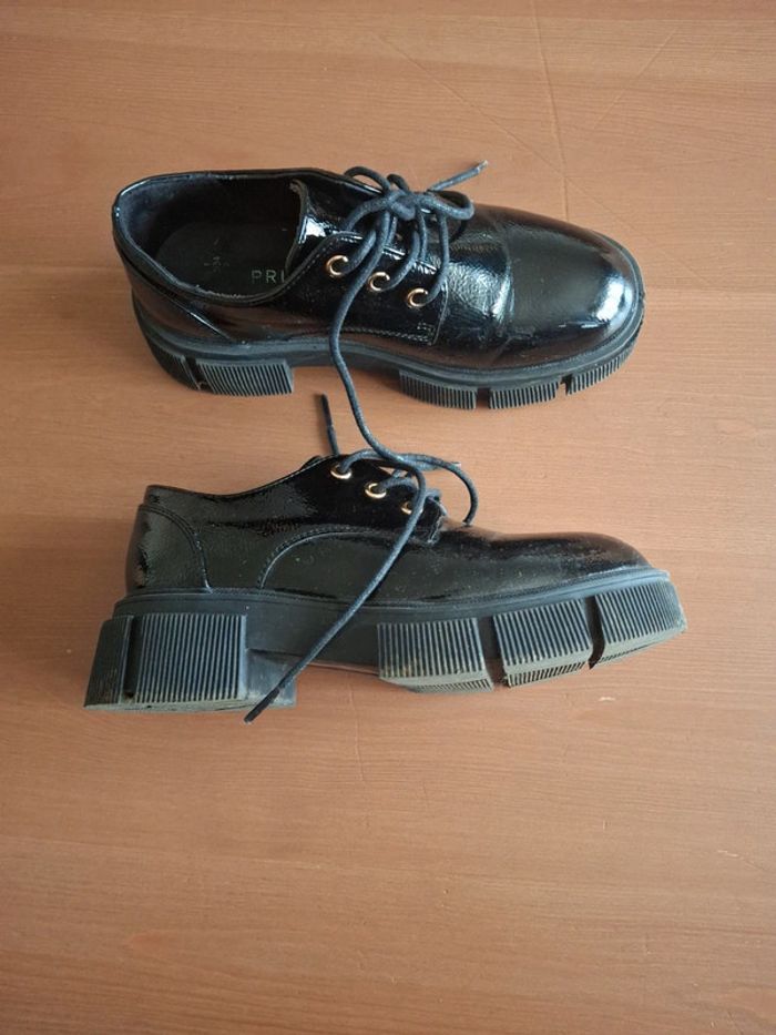 Chaussures vernies fille pointure 33 - photo numéro 2