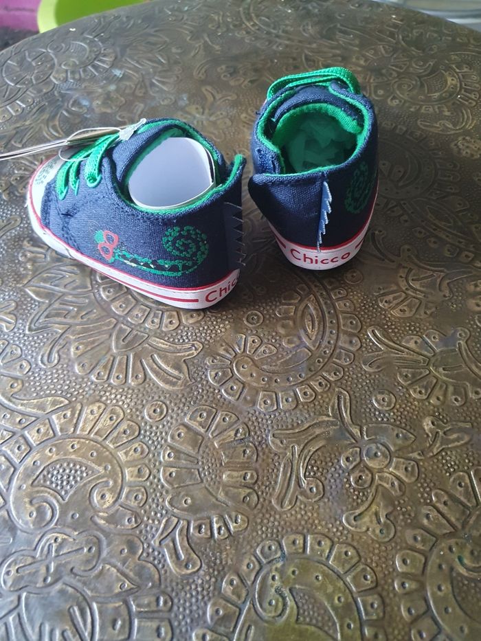 Baskets dinosaure taille 16 - photo numéro 2