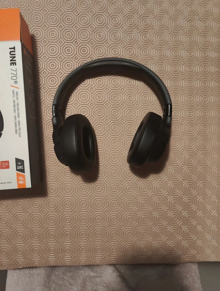 Casque JBL TUNE 770NC NEUF! - photo numéro 2
