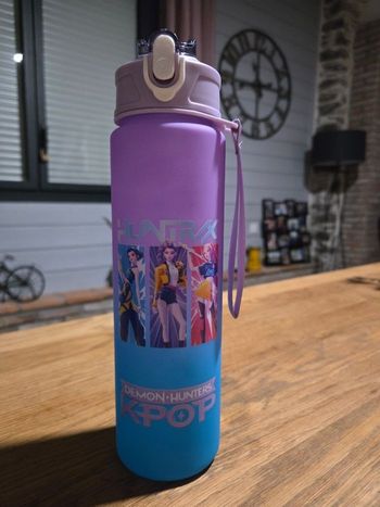 Gourde demon hunters kpop huntrix 750 mL