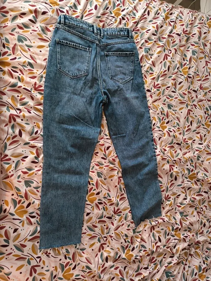 Jeans bleu légèrement délavé - photo numéro 4