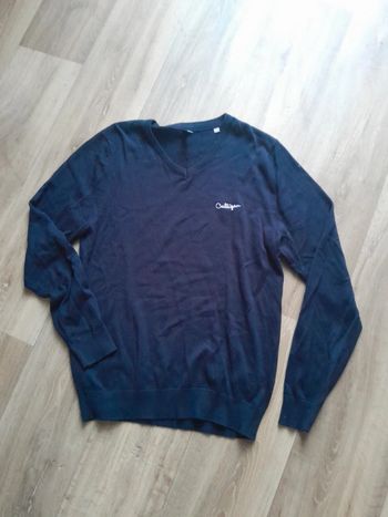 Pull bleu