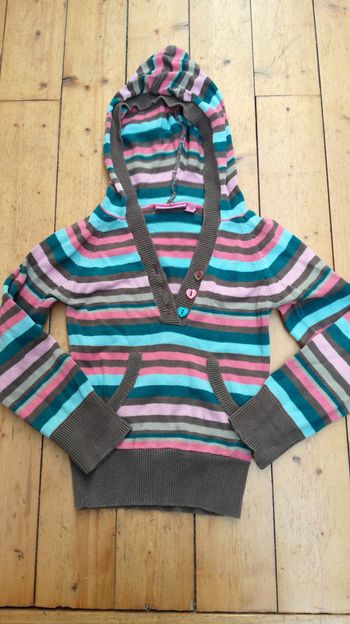 Pull capuche taille 5 ans