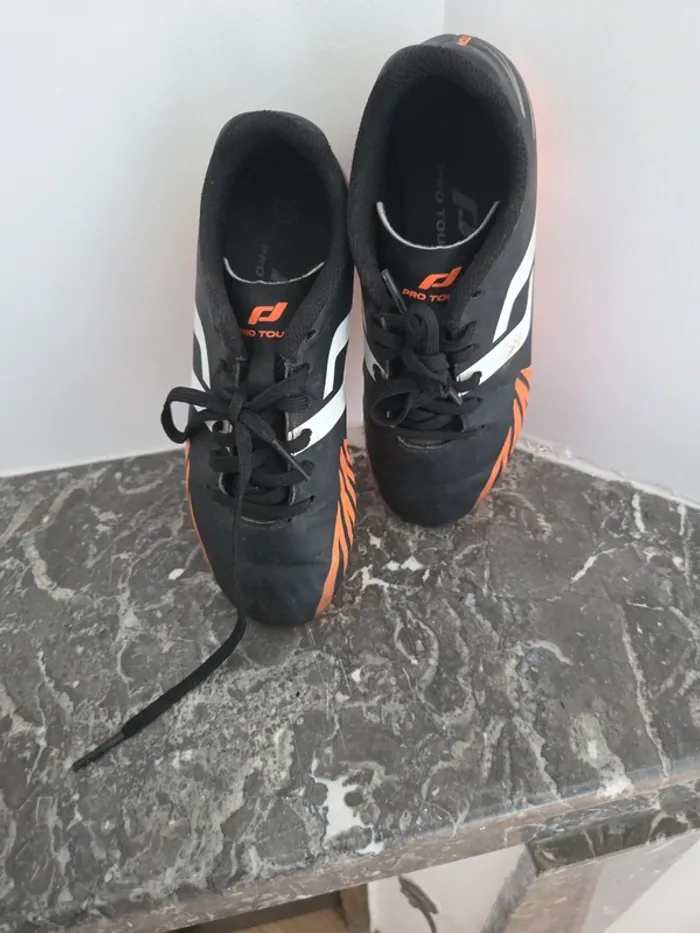Chaussures de rugby ou foot à crampon pro touch taille 30 - photo numéro 2