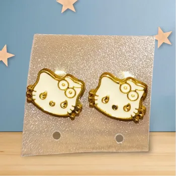 Très jolie boucles d'oreilles Hello Kitty