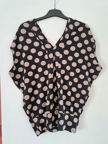 Haut noir a pois
