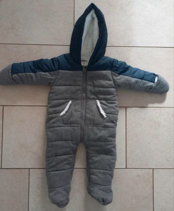 Combi 12 mois neuve 