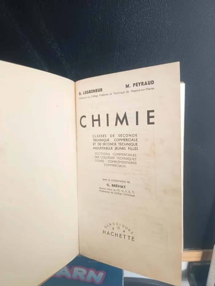 Ancien livre de Chimie . Vintage . - photo numéro 10