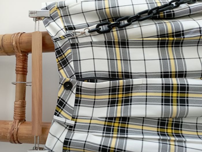Pantalon écossais jaune, noir et blanc de marque Hell Bunny - photo numéro 4