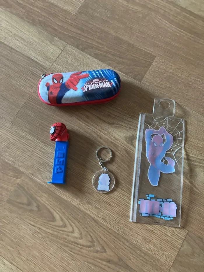 Lot de 4 objets Spiderman - photo numéro 2