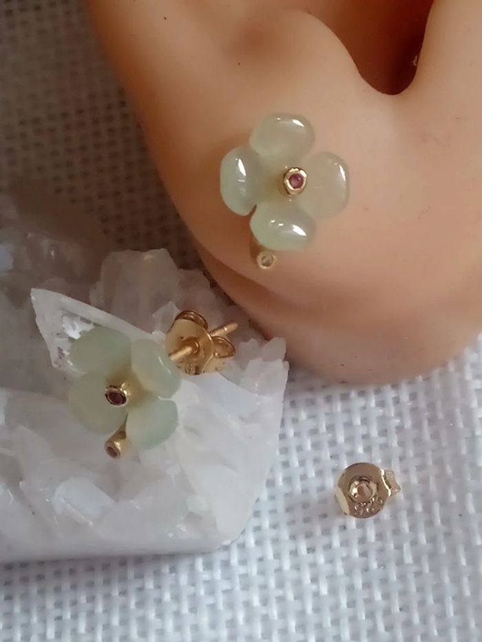 Boucles d'oreilles petites fleurs vertes - photo numéro 3