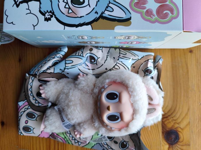 Labubu The Monster macaron Vinyl Face soymilk