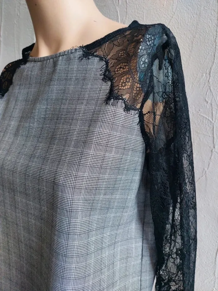 Haut en dentelle et motif à carreaux Taille S - photo numéro 3