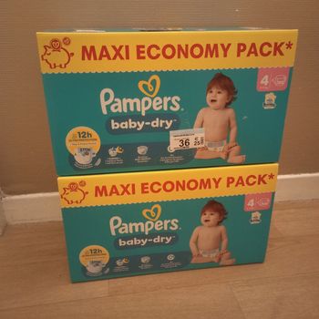 Lot Pampers baby dry taille 4 (216 couches)