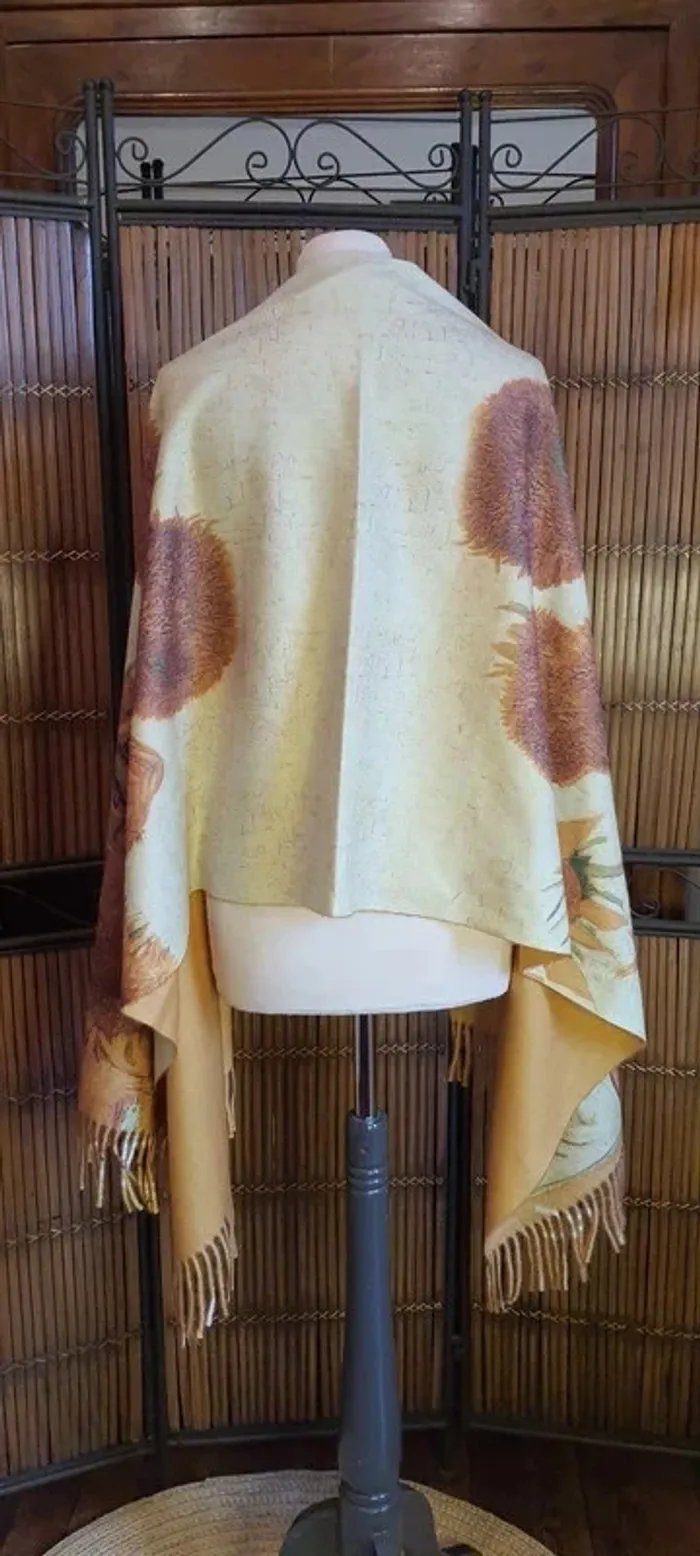 Superbe châle Cachemire "Virgin Woo Feel" , motif tournesol de Vincent Van Gogh - photo numéro 5