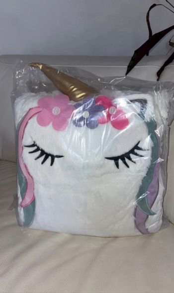 Coussin Licorne Amazon Basics 40x40cm - NEUF sous emballage