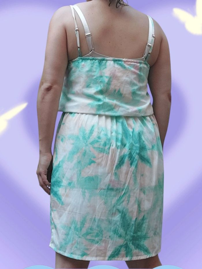 Jolie robe d'été taille 42 - photo numéro 2