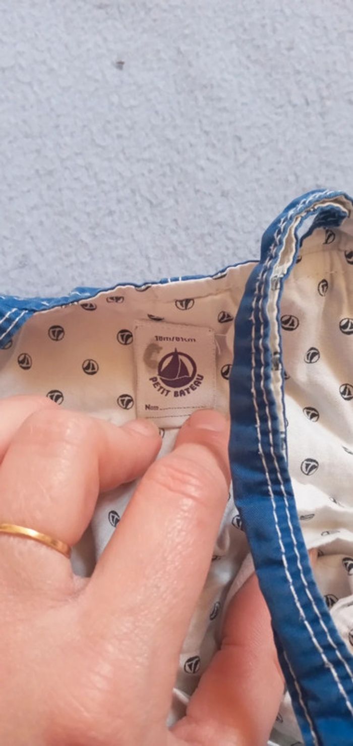 Salopette short Petit bateau taille 18mois - photo numéro 2