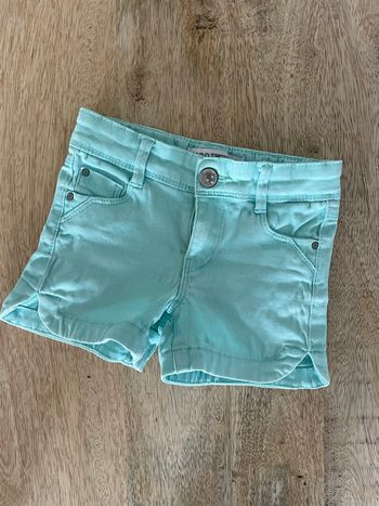 Short fille