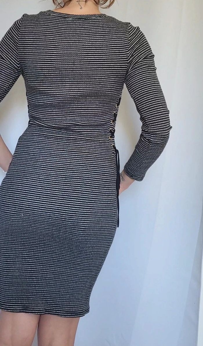 Robe mi longue moulante - photo numéro 3