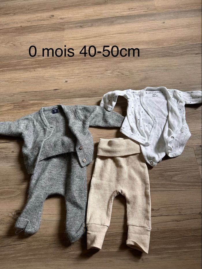 Lot vêtements  zéro mois