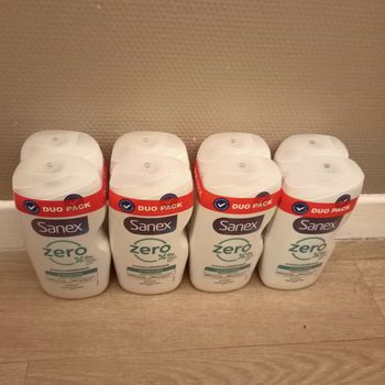 Lot 8 gel douche Sanex hypoallergénique