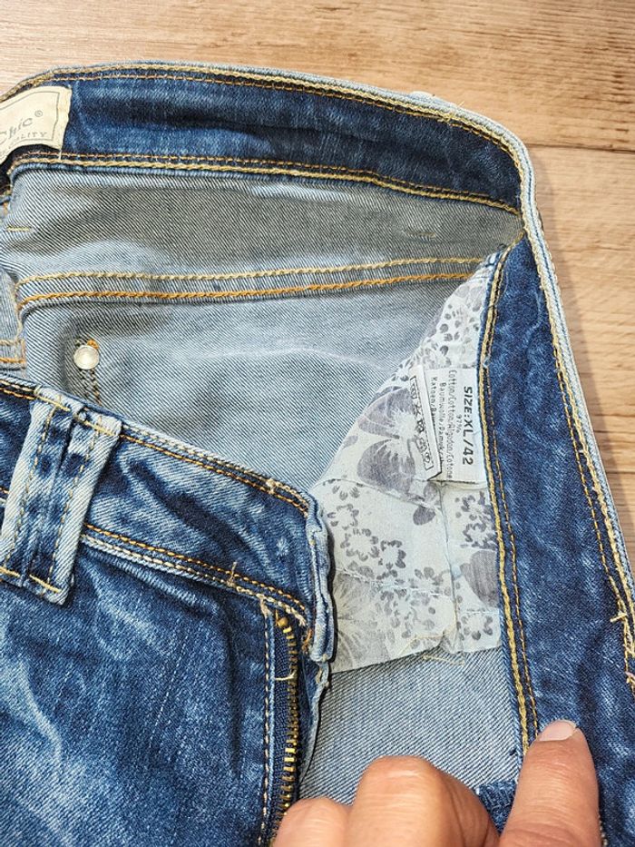 Jeans délavé - photo numéro 4