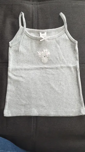 Maillot de corps gris à bretelles 6/8 ans