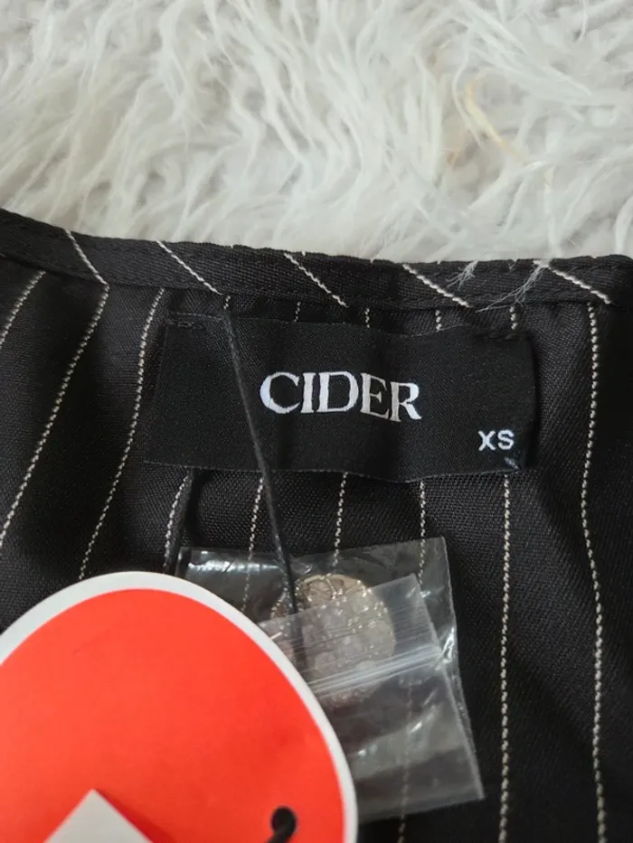 🤗 Gilet court femme T.XS Cider neuf - photo numéro 5