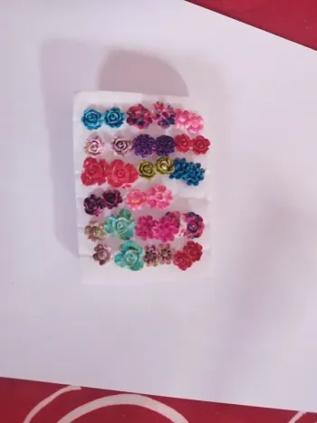 Lot de 17 paires boucles d'oreilles fleurs