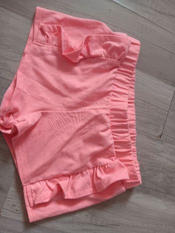 Short fille