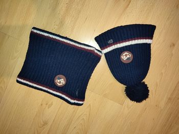 Bonnet et tour de cou