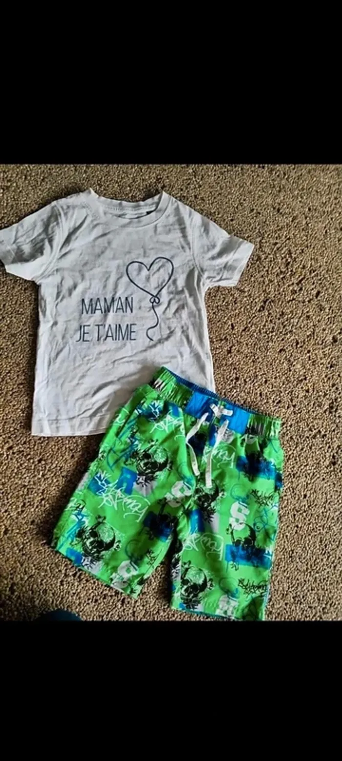 Short et tee shirt 4 ans
