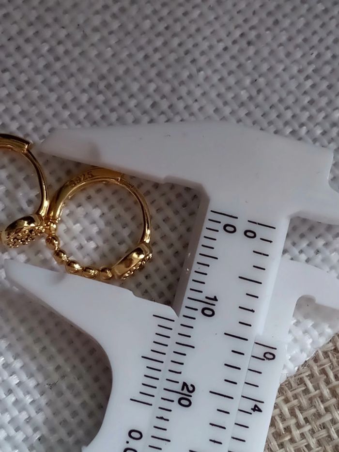 Petites créoles zircons bleus plaquées or - photo numéro 2