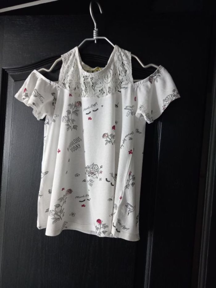 Tee-shirt dentelle