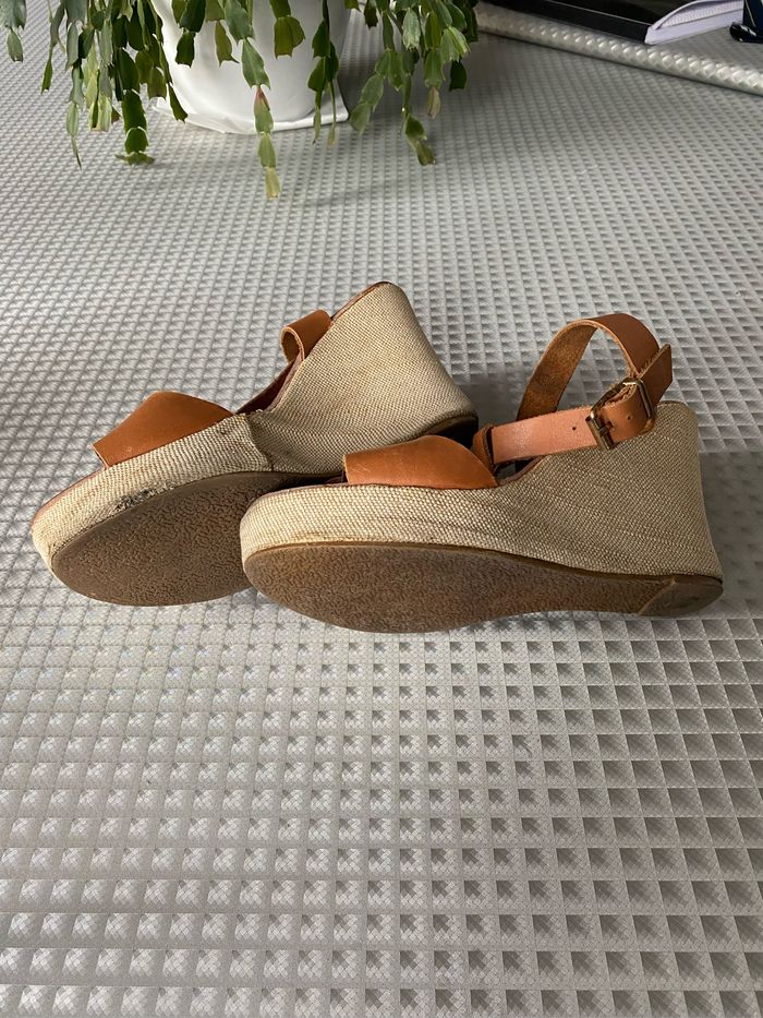 Chaussures compensées à lanières - photo numéro 4