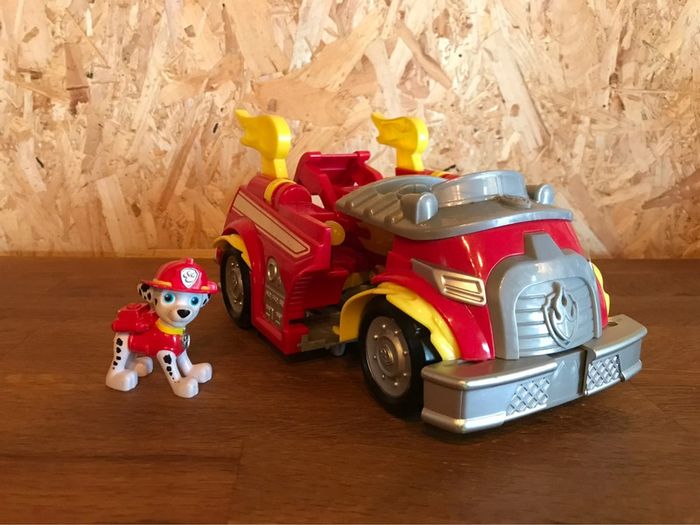 Idée Cadeau 🎁 Vehicule Transformable Super Charged Marcus Mighty Pups avec 1 personnage Marcus - photo numéro 2