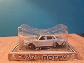 Mini Jet Norev 423 Volvo 264