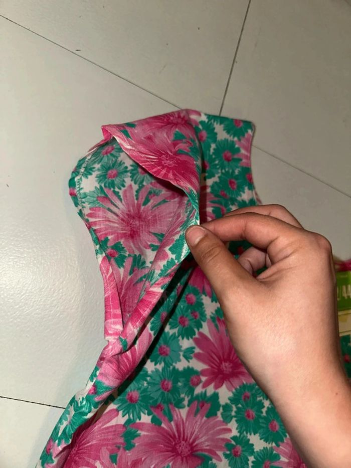 Top à fleur neuf T42/44 - photo numéro 4