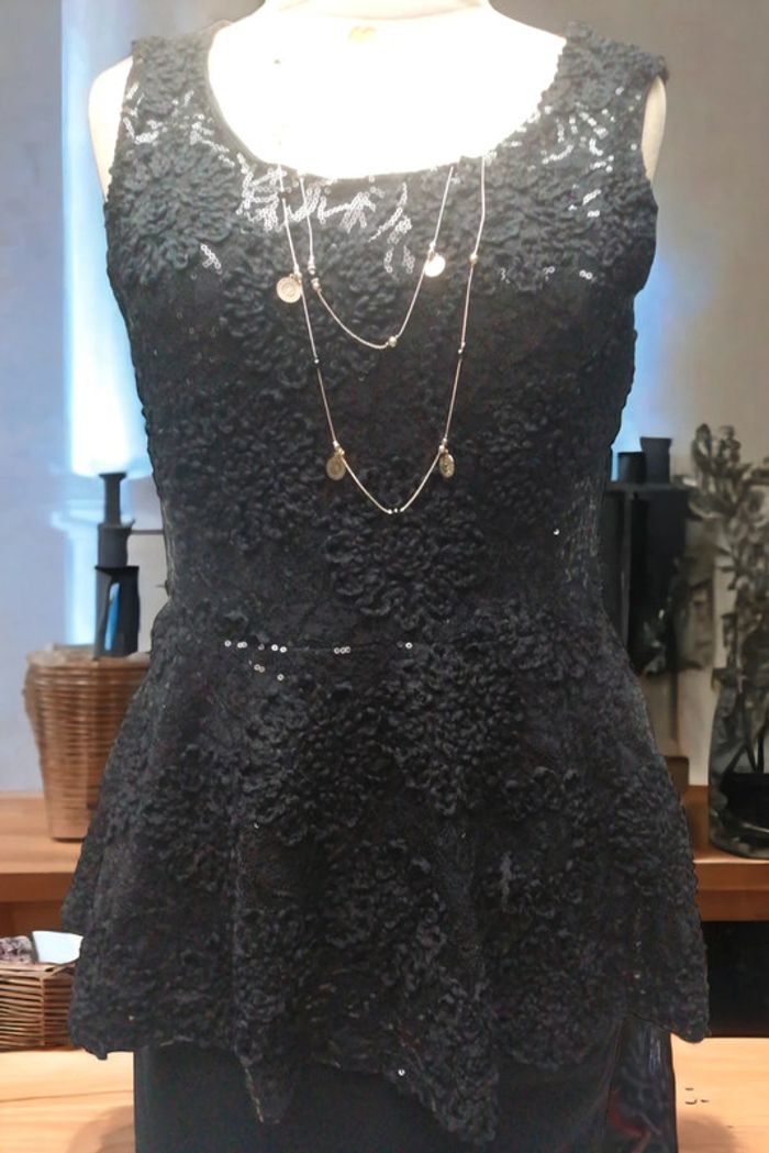 Magnifique blouse sans manche Broderie et sequin - photo numéro 3