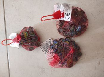 Lot de 3 paquets de billes et calot neuf