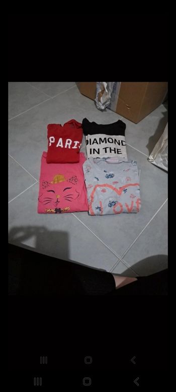 Lot 4 tee shirts manches longues fille