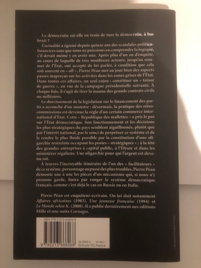 La république des mallettes - Enquête sur la principauté française de non droit - Pierre Péan - photo numéro 2