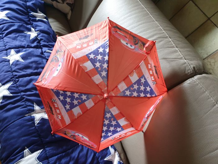 Cars de Disney - Marche pied et parapluie - photo numéro 2